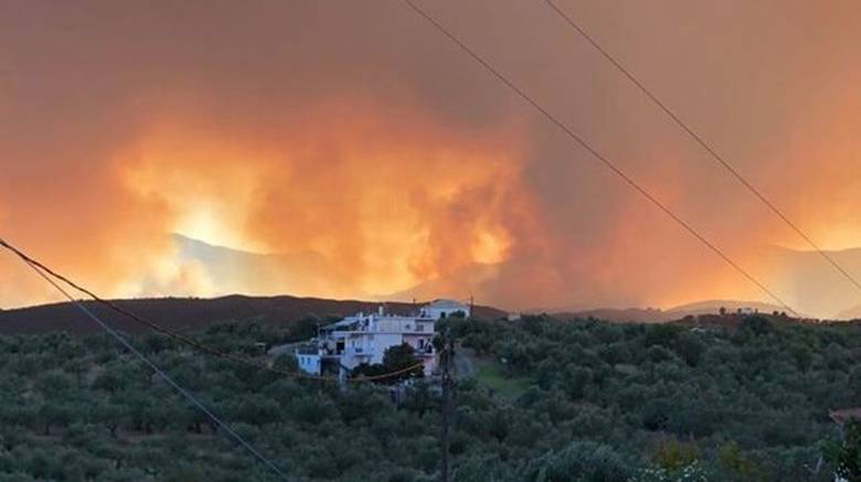 Φωτιά στη Μάνη: Ολονύχτια η μάχη με τις φλόγες - Καλύτερη η εικόνα σήμερα