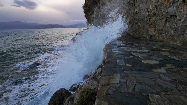 Καιρός: Νεφώσεις και βοριάδες στο Αιγαίο την Πέμπτη - Στα ίδια επίπεδα η θερμοκρασία 