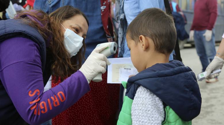 Με τρεις πτήσεις τσάρτερ μεταφέρονται στη Βόρεια Ελλάδα τα ασυνόδευτα παιδιά της Μόριας	