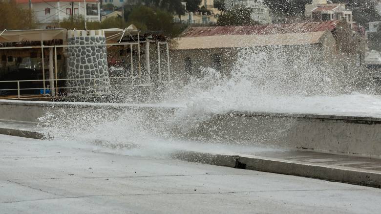 Κακοκαιρία «Ιανός»: Σε κατάσταση έκτακτης ανάγκης οκτώ περιοχές