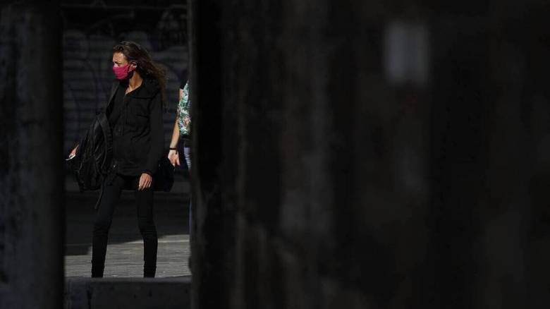 Κορωνοϊός: Η αύξηση κρουσμάτων και διασωληνωμένων φέρνει νέα μέτρα - Τι αλλάζει από Δευτέρα