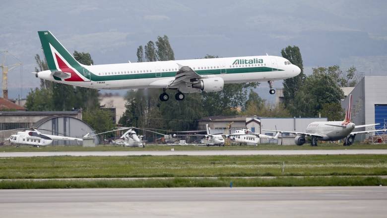 Ιταλία: Σε τροχιά κρατικοποίησης η αεροπορική εταιρεία Alitalia