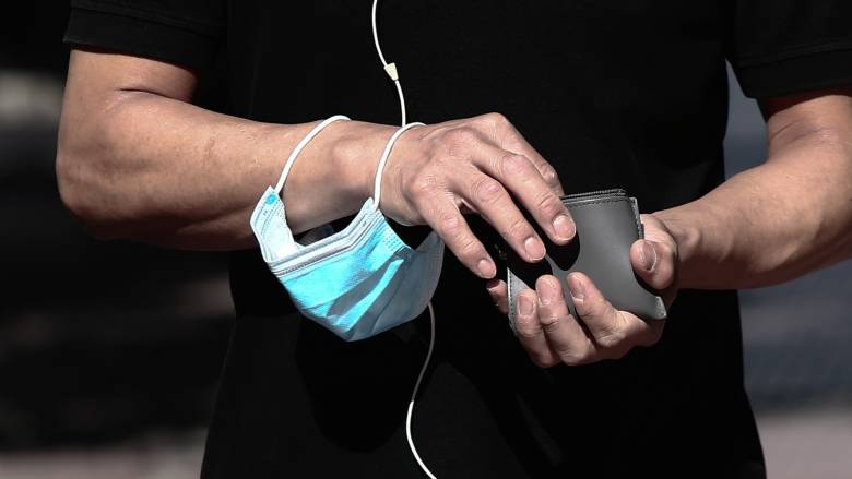 Κορωνοϊός - Δερμιτζάκης: Στη φάση της μεγάλης φωτιάς η Ελλάδα – Δεν ωφελεί να σβήνουμε μικρές εστίες