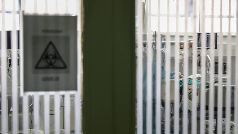 «Δεν υπάρχει πιο απόλυτη ισότητα από τον ήχο των αναπνευστήρων» - Η δραματική ανάρτηση Έλληνα ασθενή