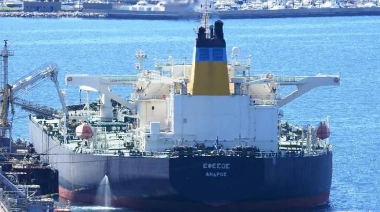Σύγκρουση ελληνικού τάνκερ με τουρκικό ψαροκάικο: Αυτό είναι το «Έφεσος»