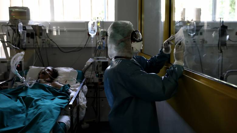 Κορωνοϊός - «Ασφυξία» στο ΕΣΥ: Οι ΜΕΘ σε όλη τη χώρα και η πληρότητα ανά περιοχή