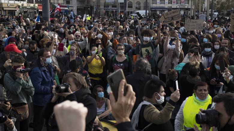 Γαλλία: Χιλιάδες διαδήλωσαν κατά του περιορισμού της μετάδοσης εικόνων αστυνομικών