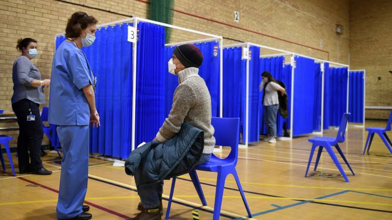 Εμβόλιο: Πώς θα κλείνουν οι πολίτες το ραντεβού για να εμβολιαστούν