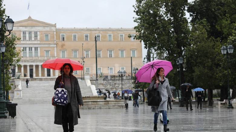 Καιρός: Νεφώσεις και τοπικές βροχές σε όλη τη χώρα