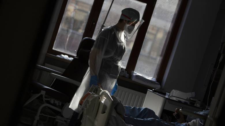 Κορωνοϊός: Σταθερή άνοδος κρουσμάτων στην Αττική - Ποιες άλλες περιοχές προκαλούν ανησυχία