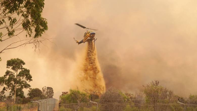 Σε πύρινο κλοιό το Περθ: Κάηκαν 71 κατοικίες, απανθρακώθηκαν τεράστιες εκτάσεις γης