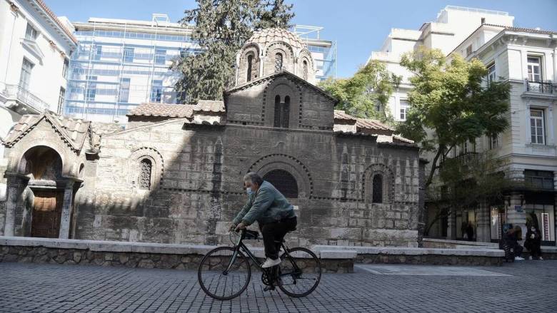 Κορωνοϊός - Δερμιτζάκης: Ή αυστηρό lockdown που θα εφαρμοστεί ή άλλη στρατηγική