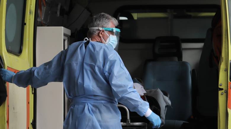 Κορωνοϊός - ΠΟΕΔΗΝ: 75 διασωληνωμένοι εκτός ΜΕΘ στην Αττική – Το σύστημα επιλέγει ποιος θα ζήσει