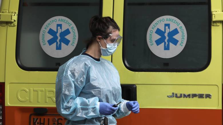 Κορωνοϊός – ΠΟΕΔΗΝ: Μειώθηκαν οι εισαγωγές περιστατικών Covid 19 στα νοσοκομεία