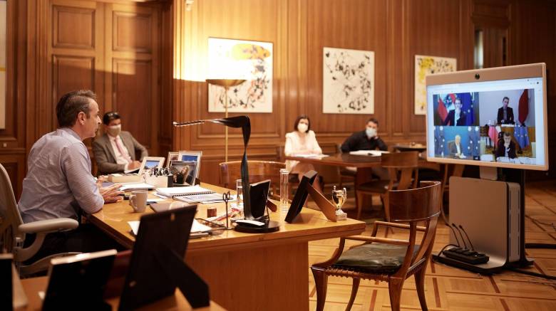 Τηλεδιάσκεψη Μητσοτάκη με ηγέτες για την Covid: Αισιοδοξία για το καλοκαίρι