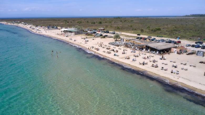 Lockdown: Ανοίγουν οι οργανωμένες παραλίες - Τι ανακοίνωσε η κυβέρνηση