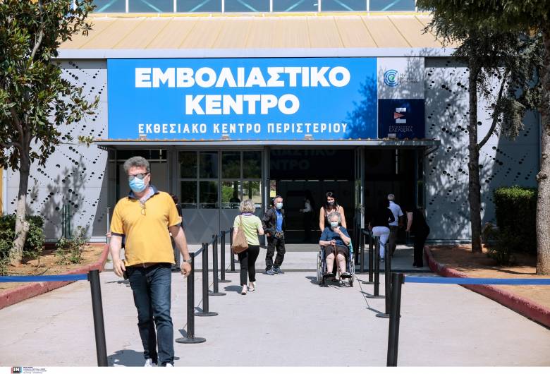 Κορωνοϊός - Πέτσας: Πρέπει να δοθούν προνόμια για τους εμβολιασμένους