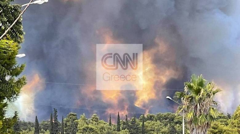 Φωτιά στη Βαρυμπόμπη - Μήνυμα από το 112