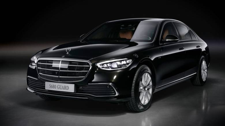 Η θωρακισμένη Mercedes S-Class είναι για πρώτη φορά και τετρακίνητη