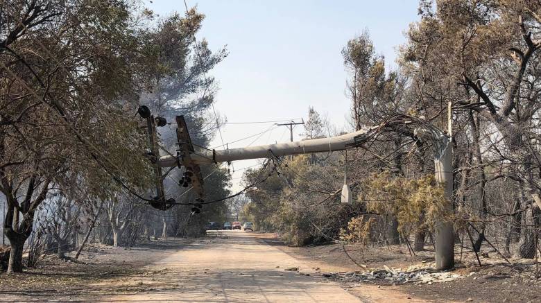 Φωτιές - ΔΕΔΔΗΕ: Συνεχίζεται η αποκατάσταση ηλεκτροδότησης - Ποιες περιοχές δεν έχουν ρεύμα