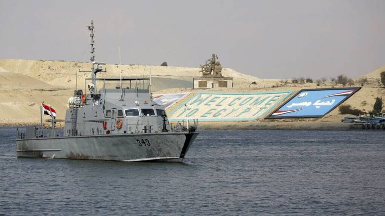 Διώρυγα του Σουέζ: «Φράκαρε» και πάλι (προσωρινά) από τεράστιο φορτηγό πλοίο