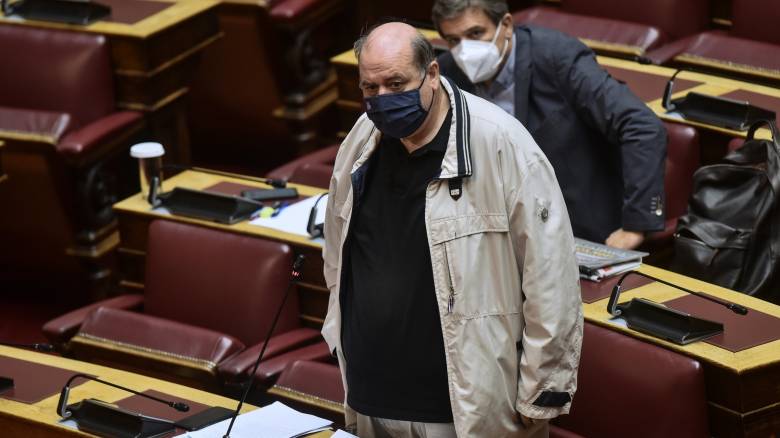 Σε μαζική συμμετοχή στην απεργία εκπαιδευτικών τη Δευτέρα καλεί ο Φίλης