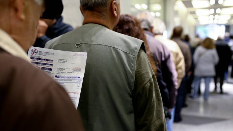 Σκρέκας: Όλοι οι πάροχοι θα κάνουν έκπτωση 39 ευρώ στους λογαριασμούς ρεύματος