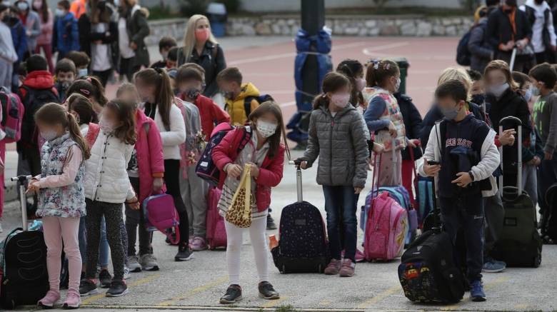 Κορωνοϊός: Ανοδική η πορεία των κρουσμάτων σε παιδιά - Παραμένει το 50%+1 στα σχολεία