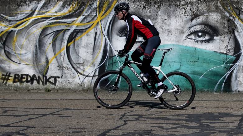 Μετάλλαξη Όμικρον: Γιατί οι επιστήμονες τη φοβούνται παρότι δεν συνδέεται με περισσότερους θανάτους