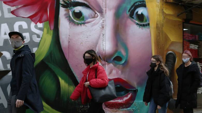 Μία ακόμη χρονιά πανδημίας- Σαρηγιάννης: Μία μετάλλαξη κάθε τρεις ή τέσσερις μήνες