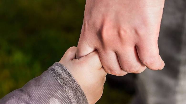 ΟΠΕΚΑ: Έως τις 15 Ιανουαρίου οι αιτήσεις για το επίδομα παιδιού