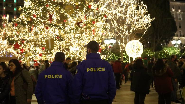 Κορωνοϊός: «Πρεμιέρα» για το 2022 με 11.964 κρούσματα στην Αττική, 3.533 στη Θεσσαλονίκη