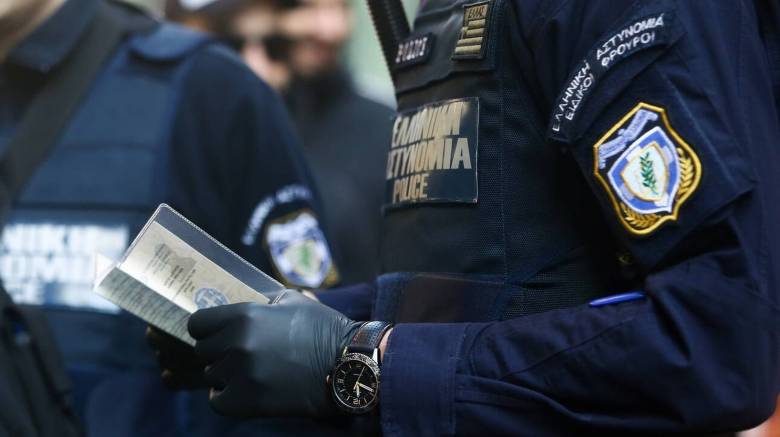 Κρήτη: Νεαρός δάγκωσε... αστυνομικό στο πρόσωπο κατά τη διάρκεια ελέγχου
