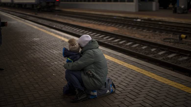 Πόλεμος στην Ουκρανία: Βόμβες, ανθρωπιστική κρίση και φυγή αμάχων - Δεν κάνει πίσω ο Πούτιν