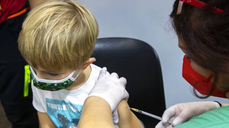 Κορωνοϊός - ΕΜΑ: Αξιολογείται ο εμβολιασμός παιδιών από έξι μηνών έως 5 ετών με Moderna