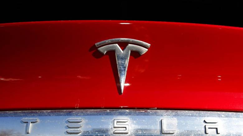 Ίλον Μασκ: Η Tesla χρειάζεται να μειώσει το προσωπικό της κατά 10%