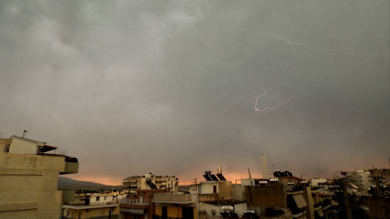 Έκτακτο δελτίο επιδείνωσης καιρού: Έρχονται καταιγίδες, κεραυνοί και χαλαζοπτώσεις