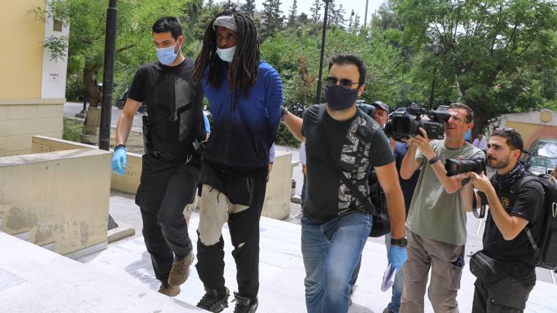 Ποινική δίωξη για εμπρησμό στη Μαλακάσα σε βάρος Βρετανού