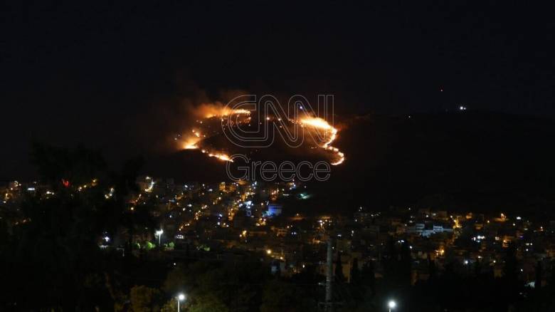 Φωτιά στο Σχιστό Κορυδαλλού: Πού υπάρχει απαγόρευση κυκλοφορίας