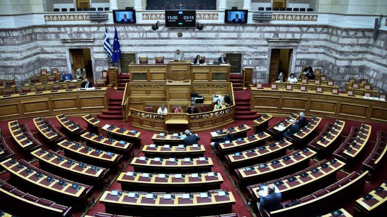 Στη Βουλή την Τρίτη το νομοσχέδιο για την ιατρικώς υποβοηθούμενη αναπαραγωγή