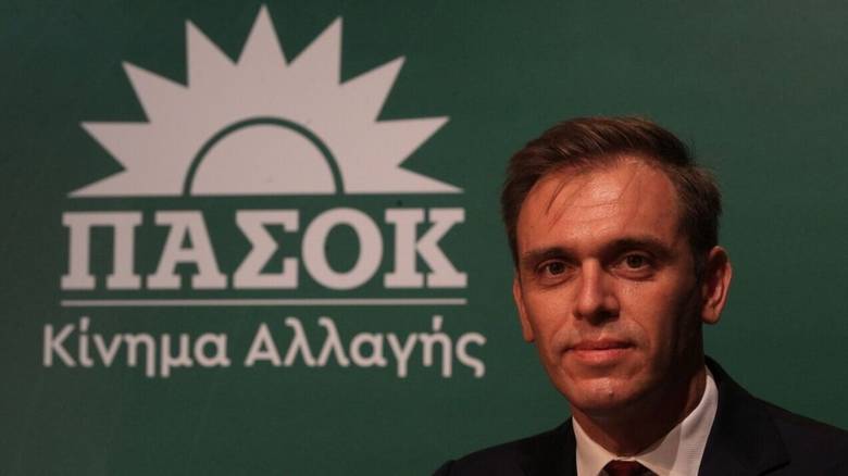 Στην αντεπίθεση το ΠΑΣΟΚ για Ρωμανό: «Θα παραμείνει στη θέση του κ. Μητσοτάκη;»