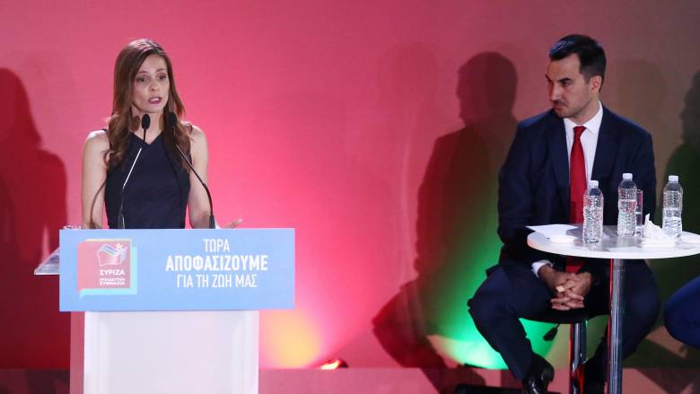 Αχτσιόγλου-Χαρίτσης: Η κυβέρνηση βυθίζει στη φτώχεια τους εργαζόμενους και τη δημοκρατία στο σκοτάδι