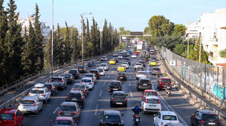 Κίνηση: Χάος από νωρίς στην Αττική - Αυξημένη κίνηση σε Κηφισό, Πειραιά, κέντρο, Κηφισίας