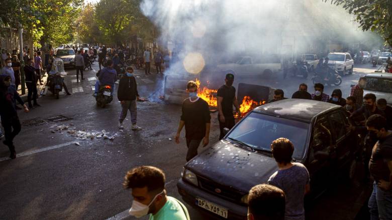 Ιράν: Ένας έφηβος νεκρός στις νέες διαδηλώσεις στη χώρα
