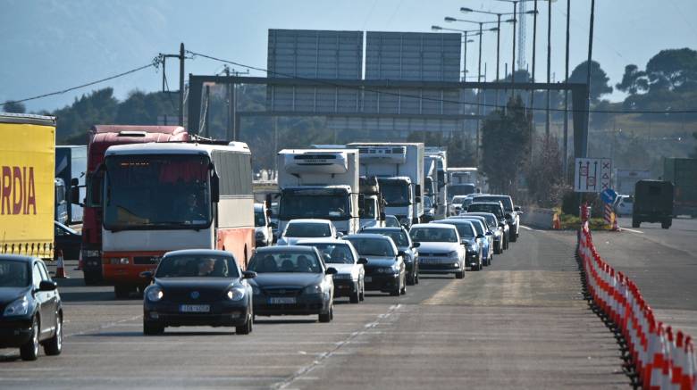 Τέλη κυκλοφορίας 2023: Αναρτώνται την Τρίτη - Δείτε τι θα πληρώσετε