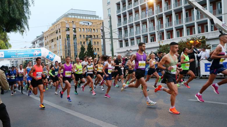 Αυθεντικός Μαραθώνιος 2022: Άνοιξαν οι δρόμοι στο κέντρο της Αθήνας - Πού επιμένει η κίνηση