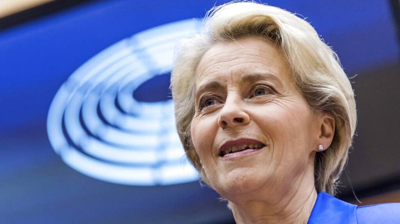 Ερίκ Μαμέρ: Η Ούρσουλα φον ντερ Λάιεν στηρίζει όλο το Σώμα των Επιτρόπων
