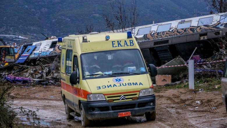 ΠΟΕΔΗΝ: Τα ασθενοφόρα διαθέτουν συστήματα τηλεματικής, τα τρένα όχι