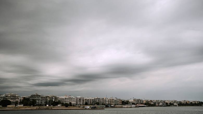 Καιρός Κυριακή: Συννεφιά, βροχές και καταιγίδες ανά την Επικράτεια