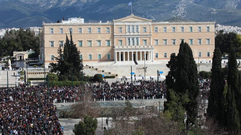 Πανελλαδική απεργία ΓΣΕΕ και ΑΔΕΔΥ την Πέμπτη 16 Μαρτίου